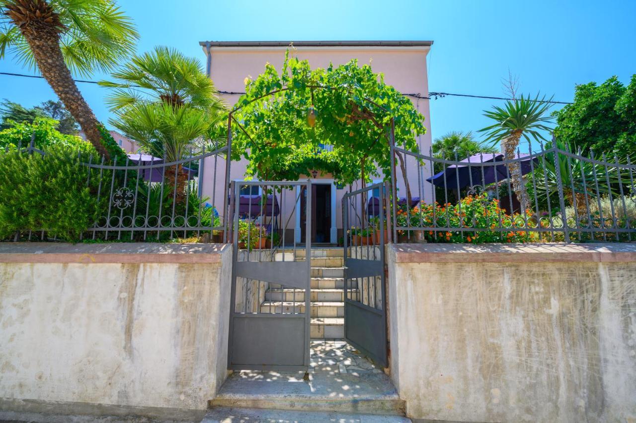 Apartmani Loreta Mali Lošinj Exterior foto