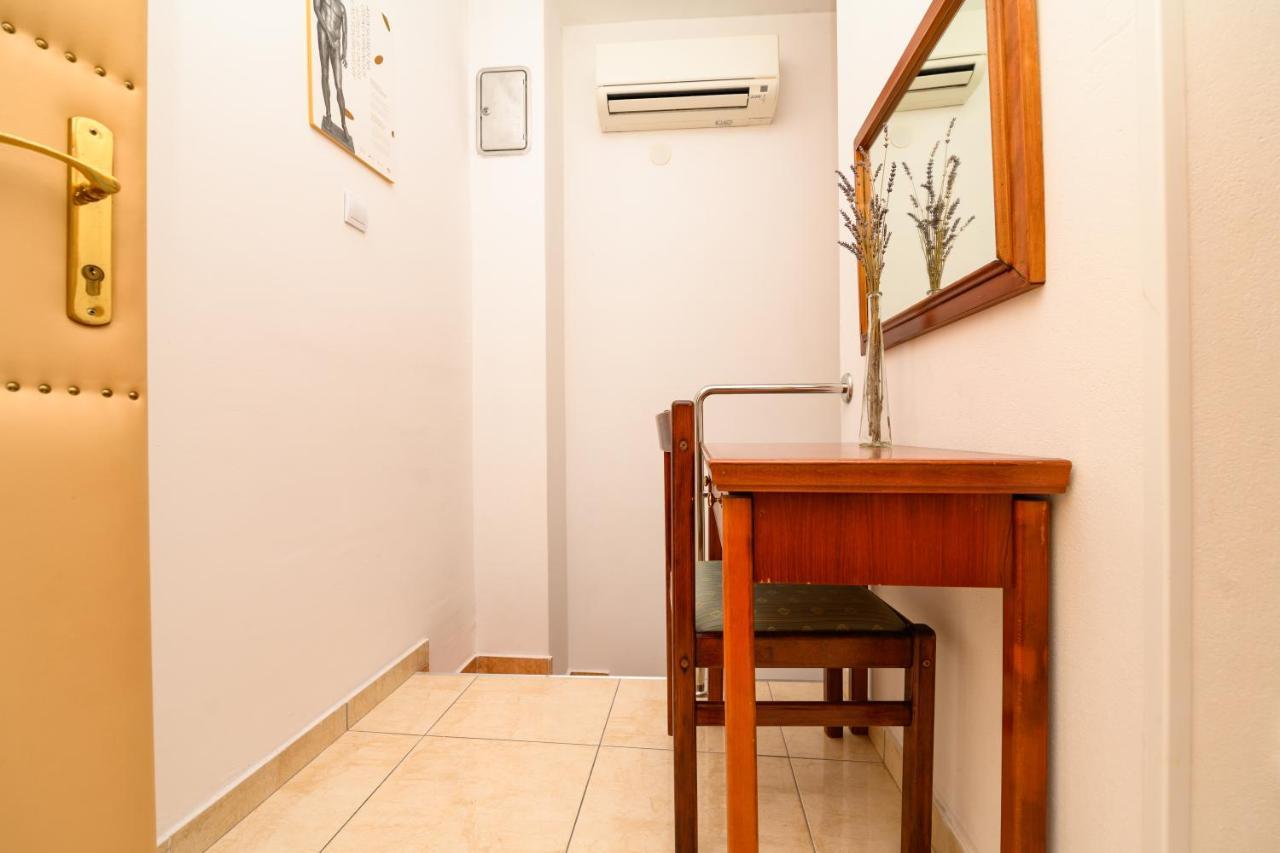 Apartmani Loreta Mali Lošinj Exterior foto