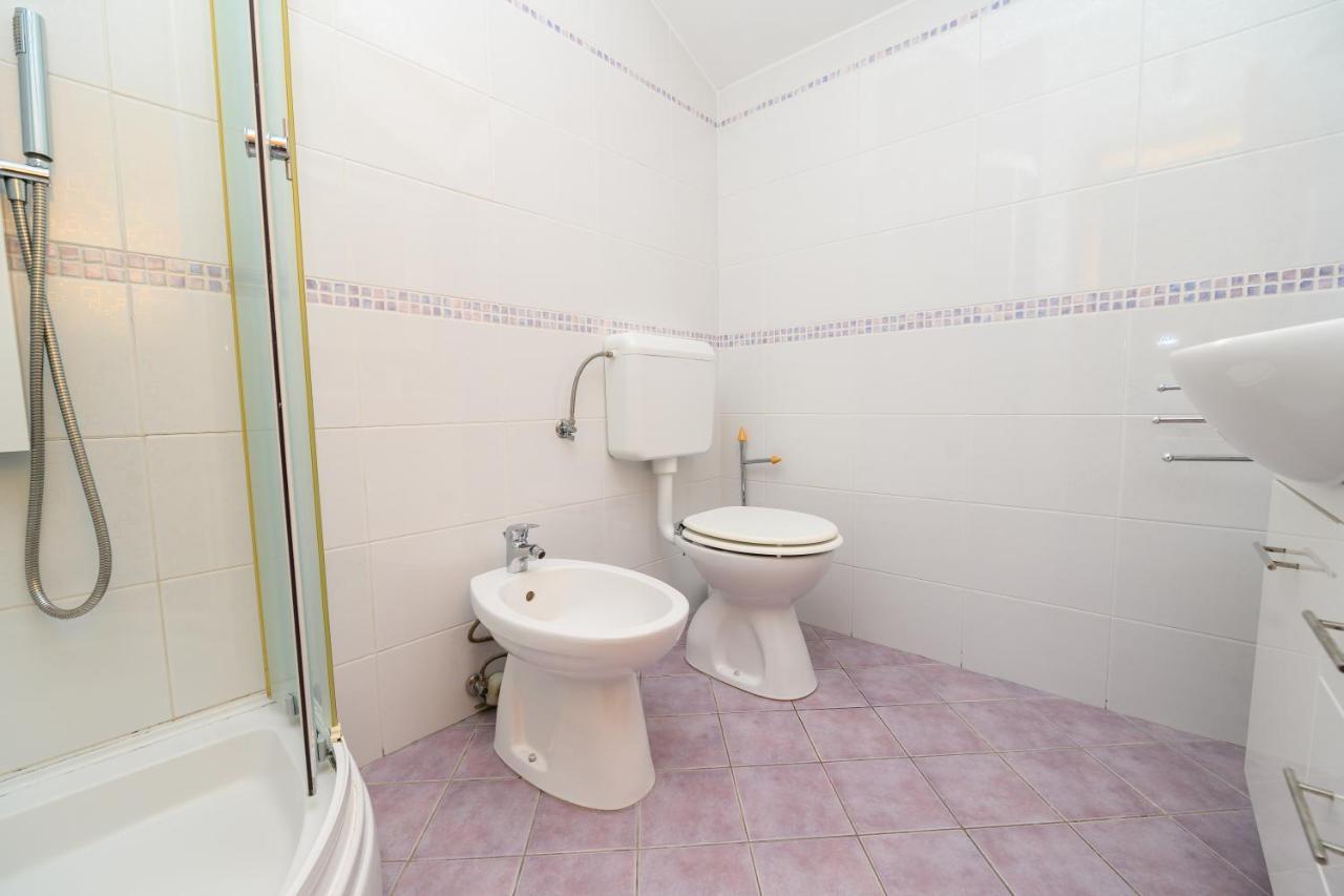 Apartmani Loreta Mali Lošinj Exterior foto