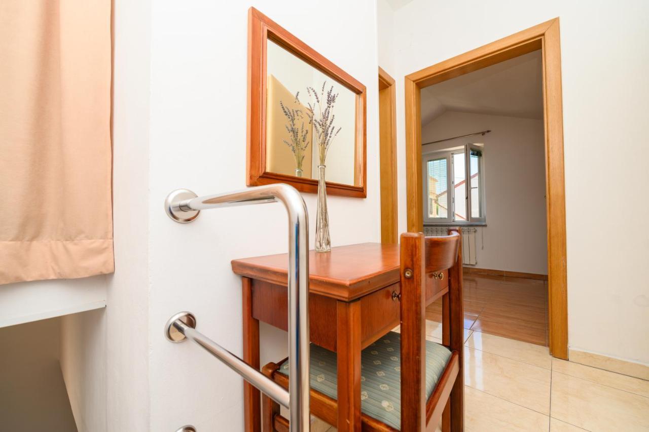 Apartmani Loreta Mali Lošinj Exterior foto