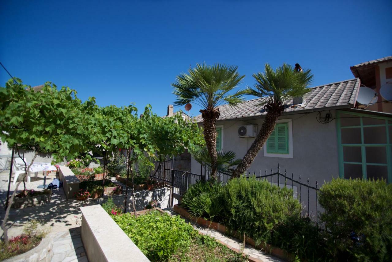 Apartmani Loreta Mali Lošinj Exterior foto