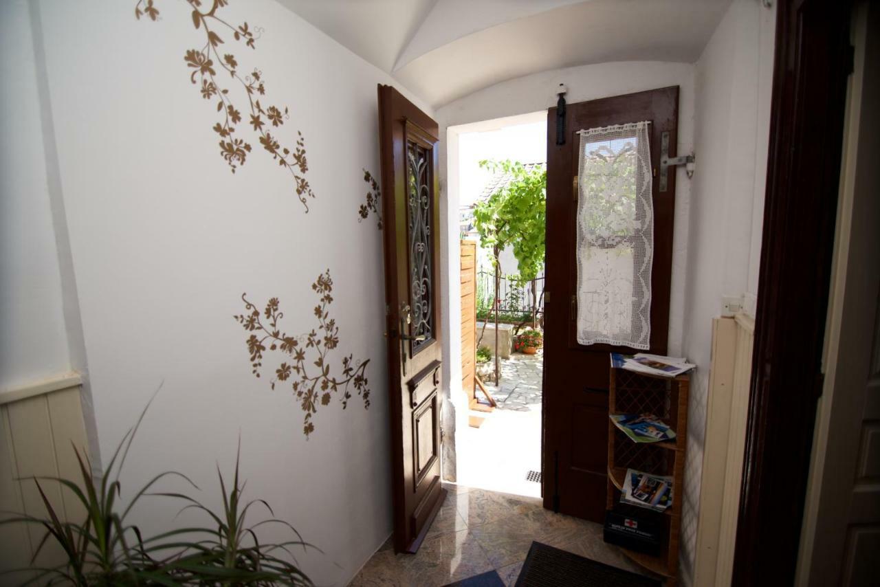 Apartmani Loreta Mali Lošinj Exterior foto